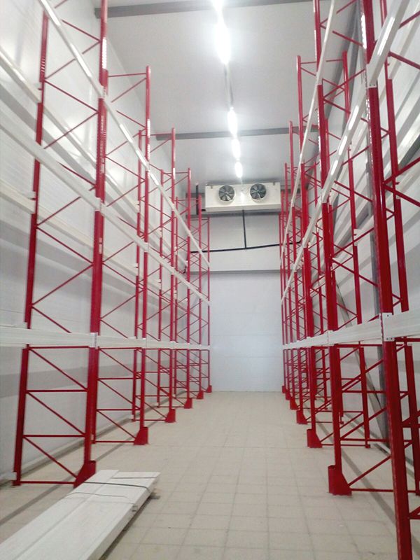 Мясокомбинат оснастил склад-холодильник стеллажным оборудованием в Новосибирске
